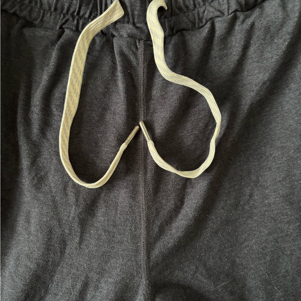 Vuori Navy Performance Jogger - Picture 6 of 6